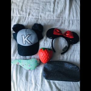 I’m selling 5 cute items!